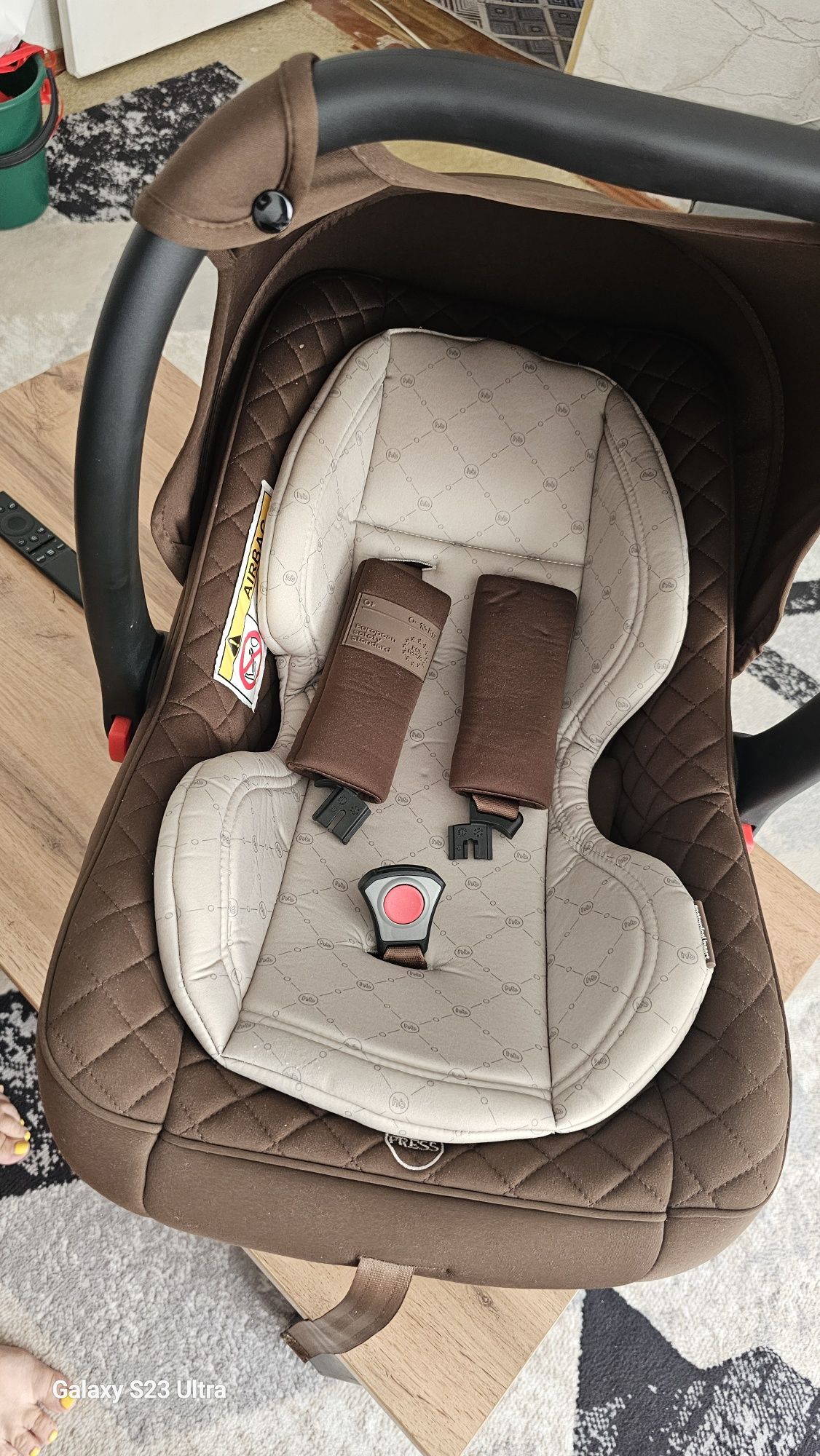 Автолюлька Happy baby Skyler V2 0+ (до 13 кг) коричневый