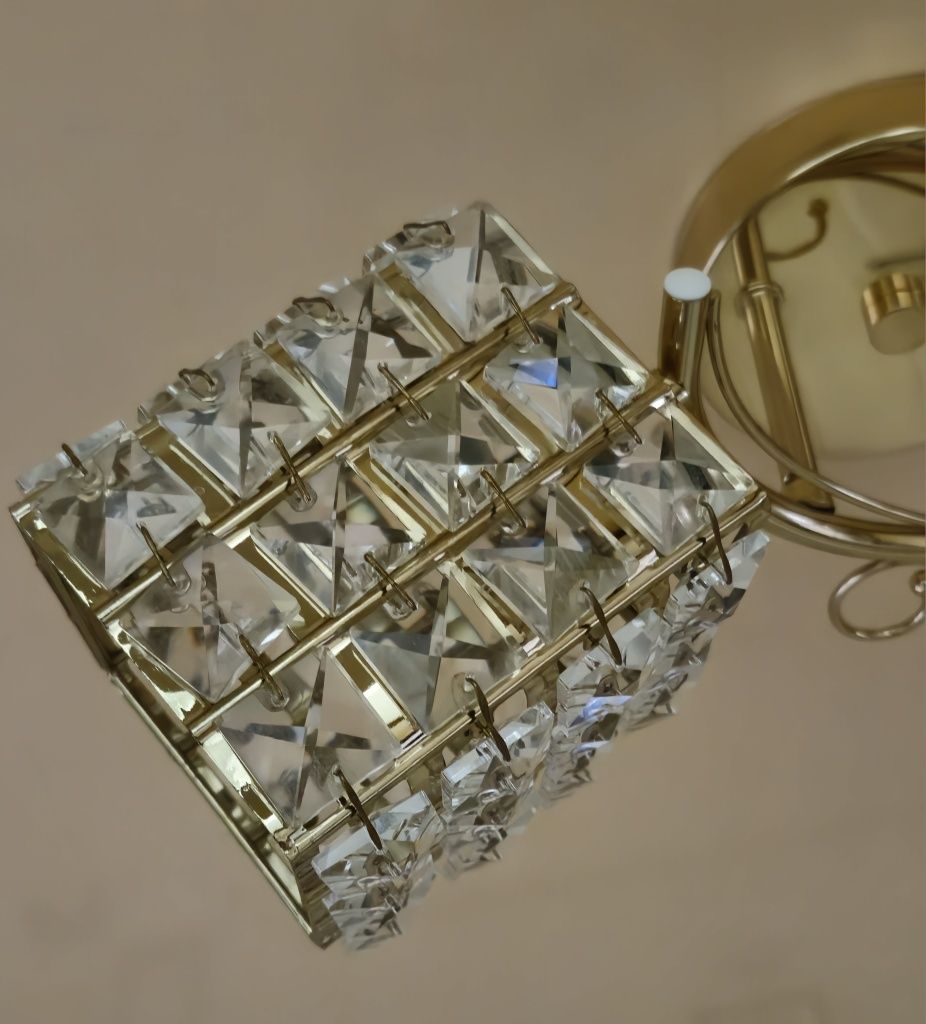 Продам люстру б/у