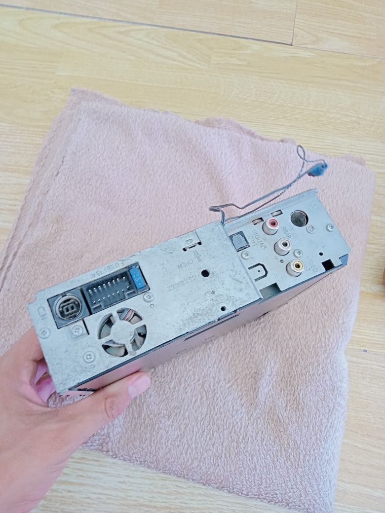 Продам мощный магнитола JVC KD-4206