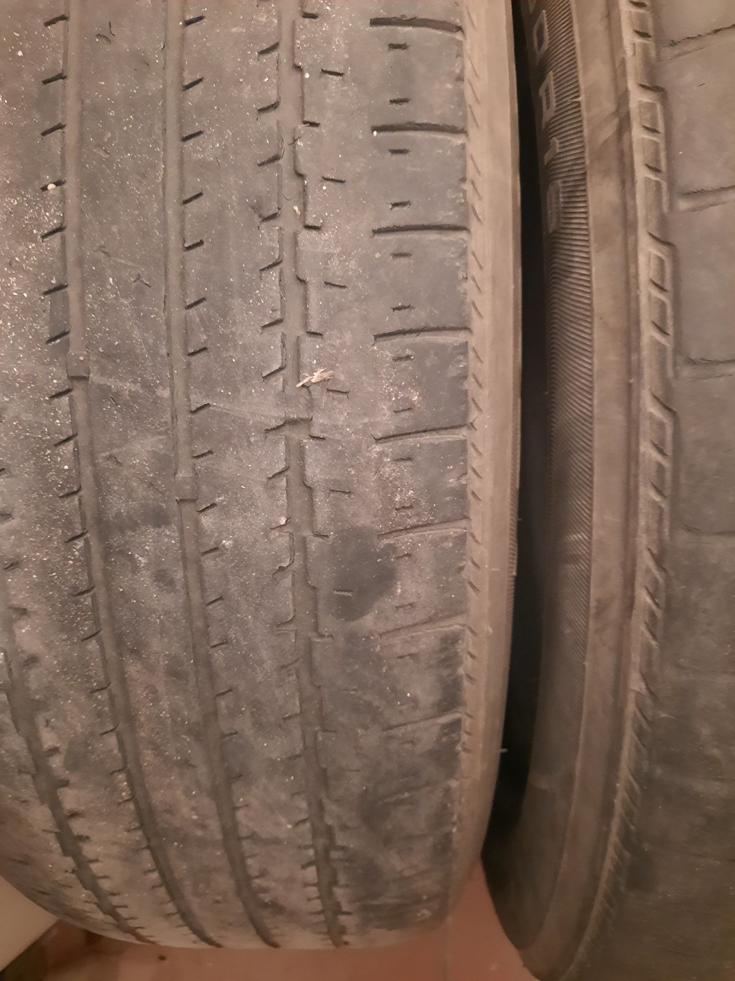 Продам шины размер 225/60 Р18