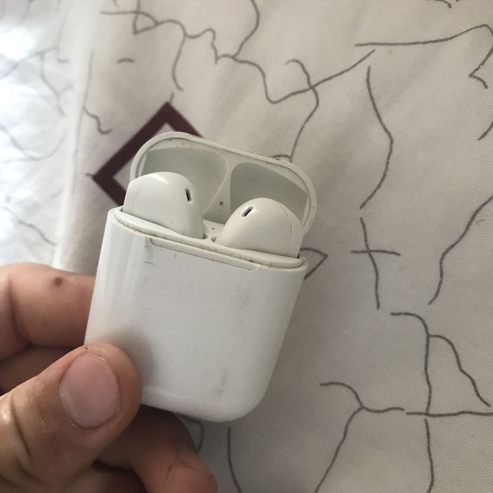 Наушники Airpods