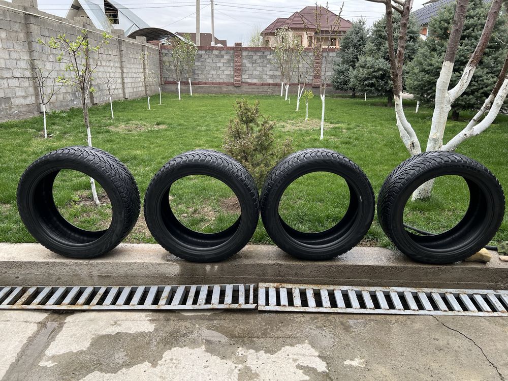 Продается резина 235/45/18 в идеальном состоянии