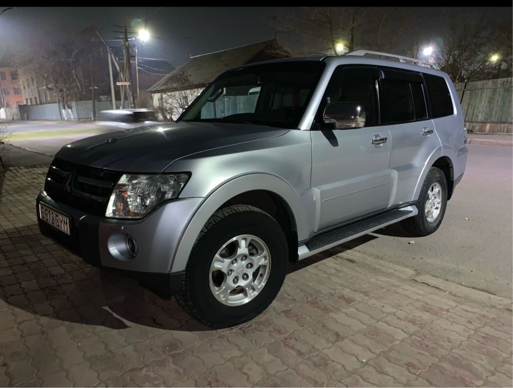 Продам Mitsubishi Pajero IV