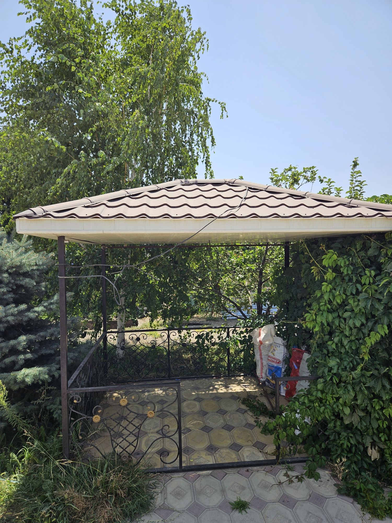 Продам беседку из металла
