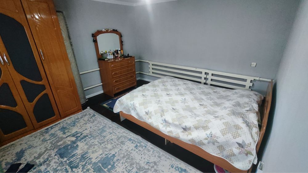 Продам дом в центре Есика