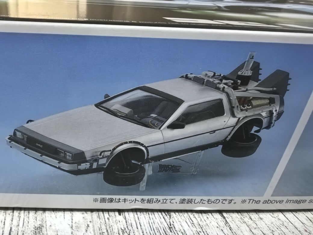 Сборная модель De lorean