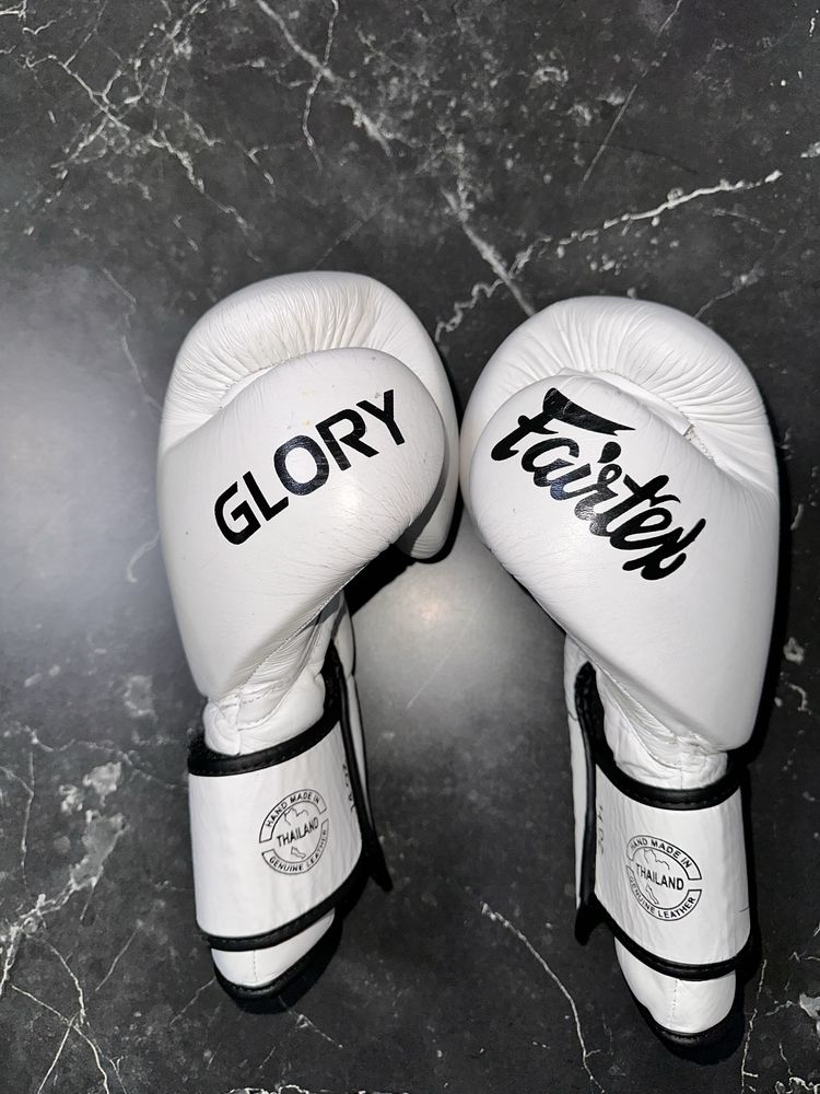 Боксерские перчатки Fairtex 14oz