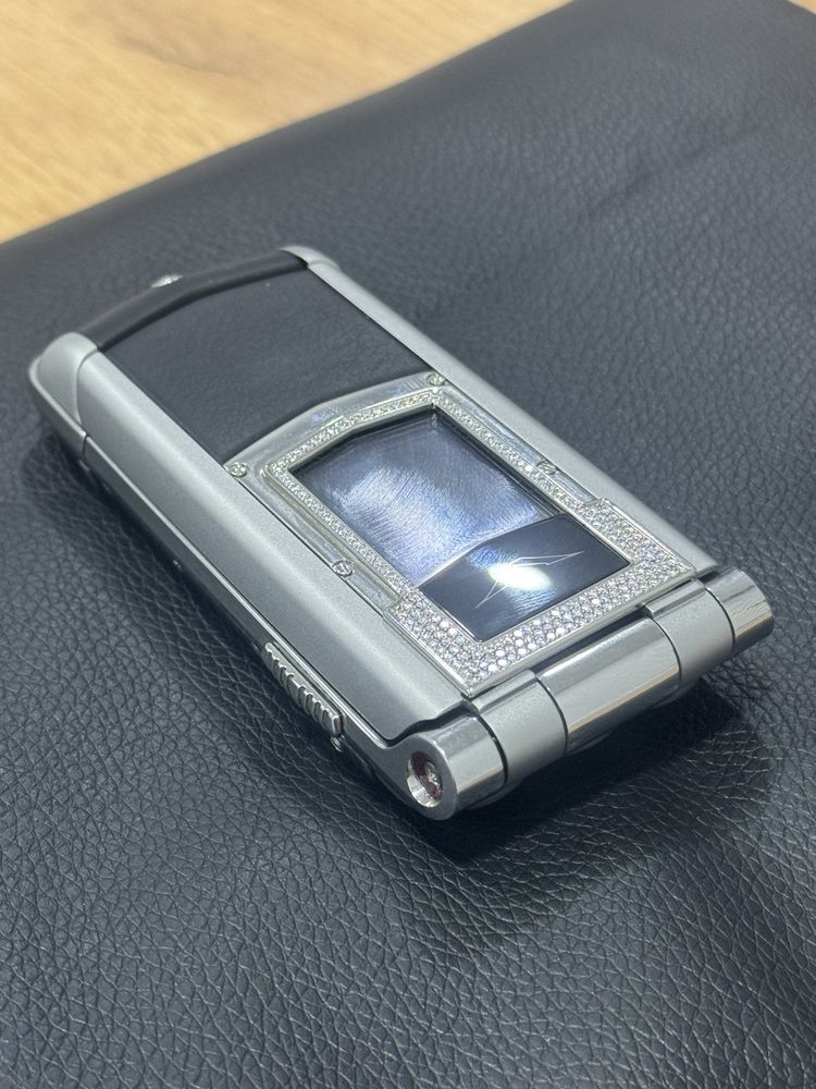 Телефон оригинал vertu  очень редкий модель