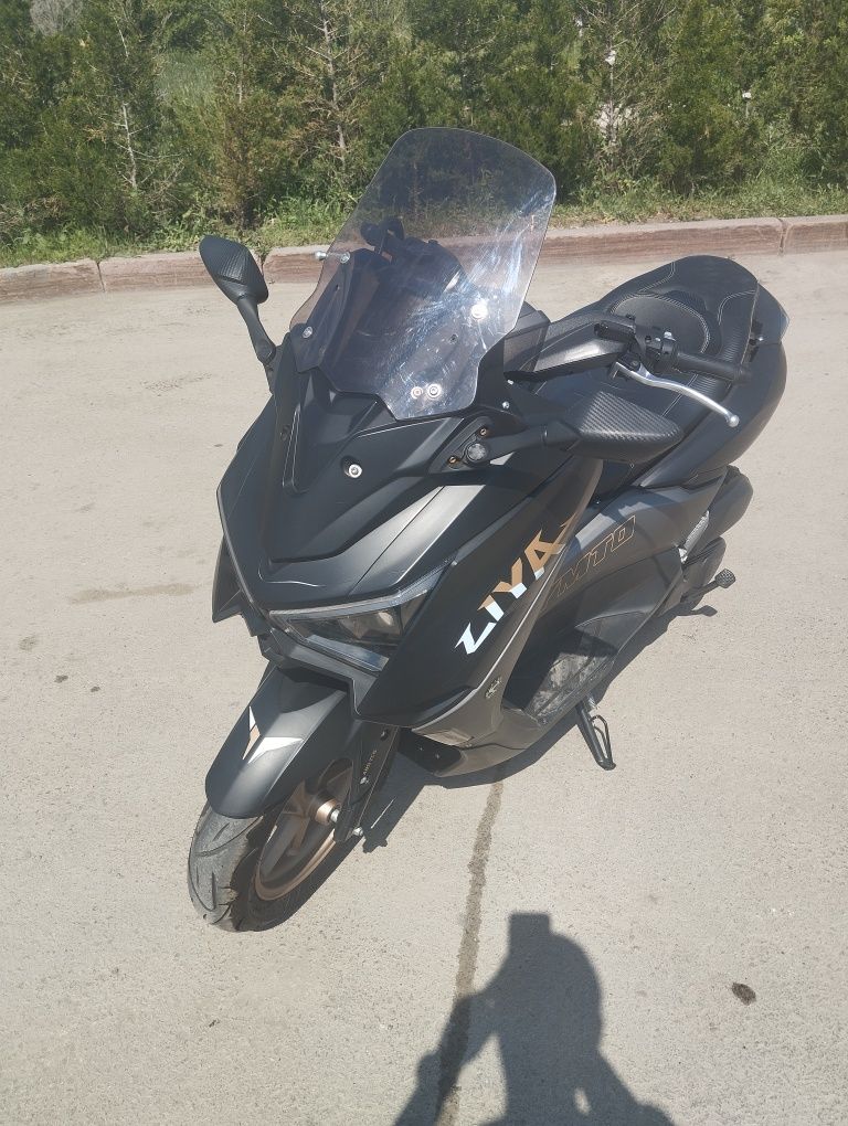 Продам  скутер Z Max Liya 180 кубов, состояние как новое,.