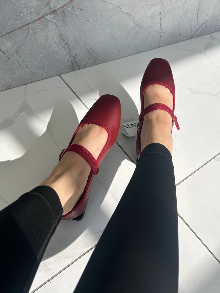 Кожанные балетки Zara. Новые. Р-р 40.