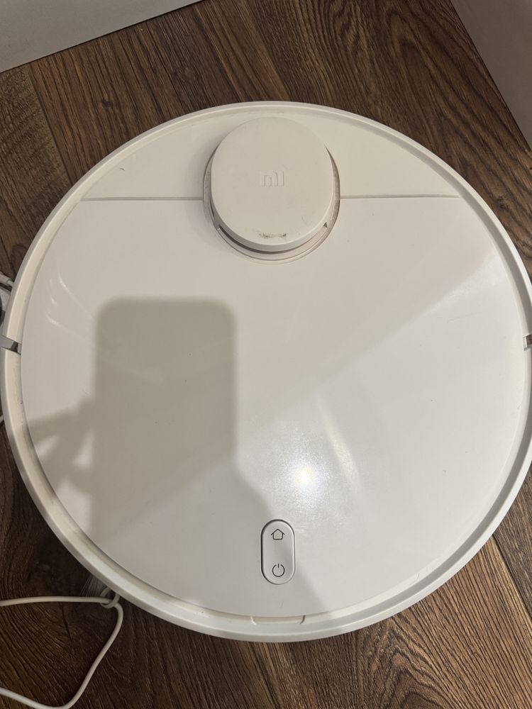 Продам робот-пылесос Xiaomi Mi Robot Vacuum-Mop P