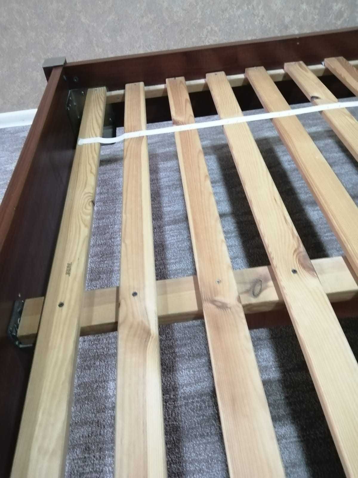 Продам двуспальную кровать/МАТРАС/ПЛЕД/ПОКРЫВАЛО/всё б/у