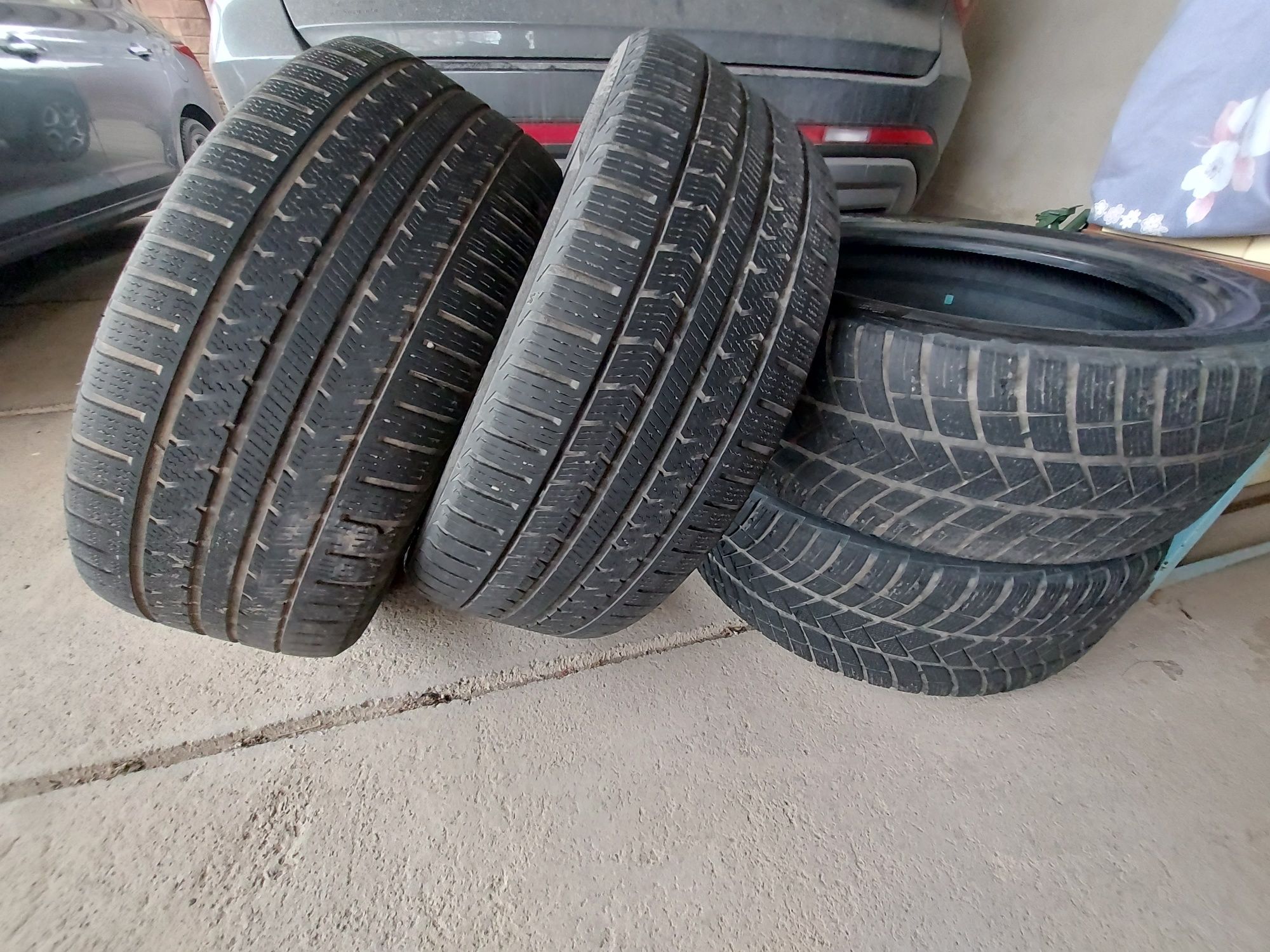 Комплект зимних шин 255/45 R20