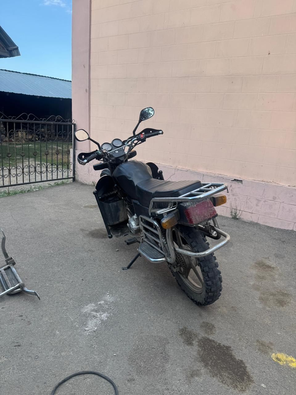 Мотоцикл 200 куб