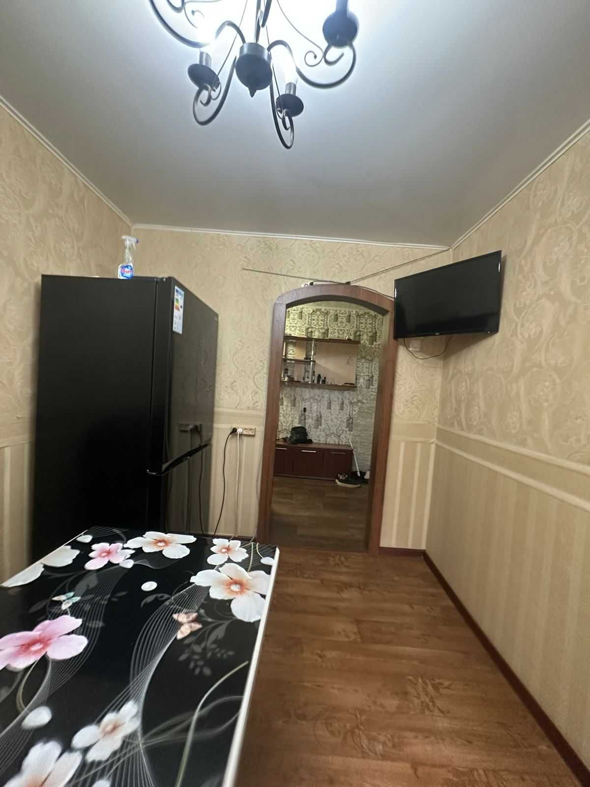 Продам 4х комн. квартиру переделанную в 3х на 3 микрорайоне в 9 доме.