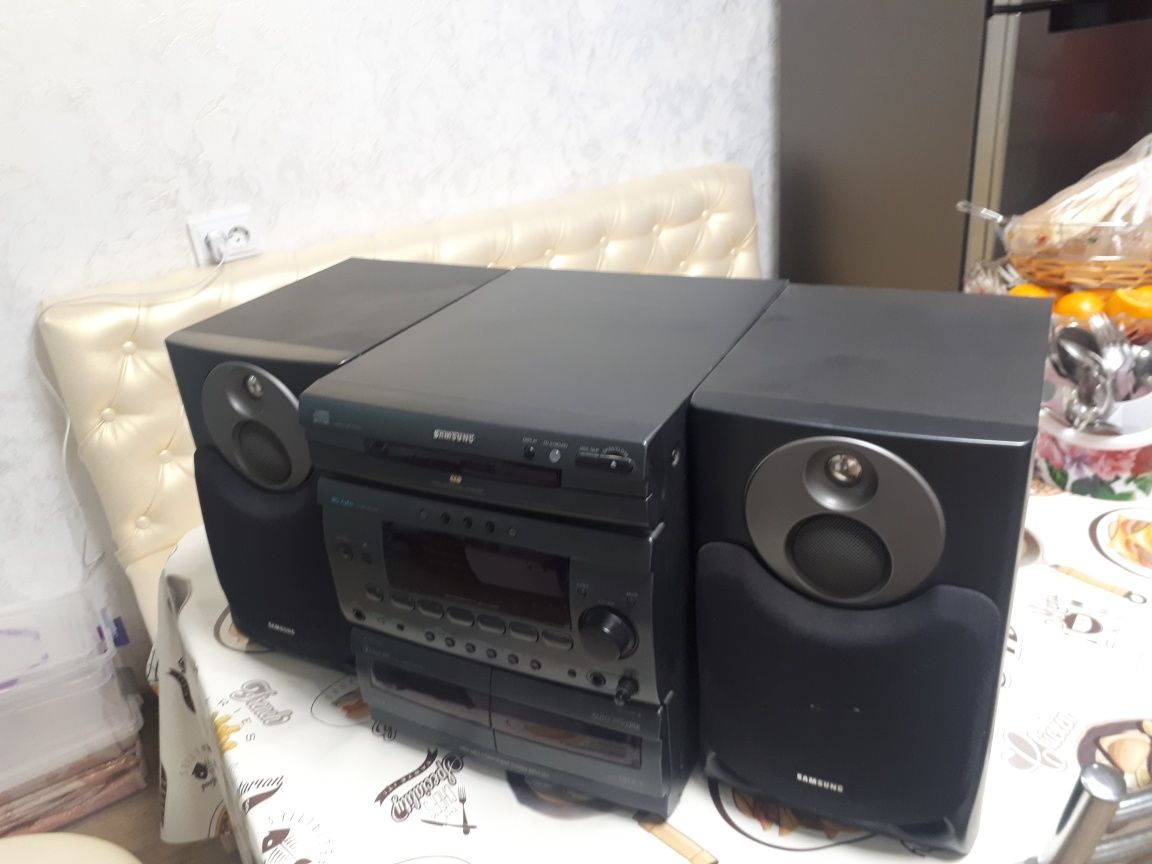Продам музыкальный центр, новый, без упаковки, есть все