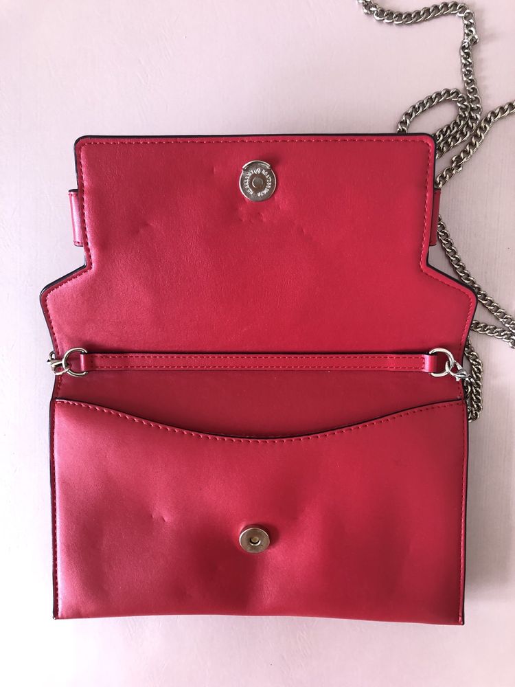 Продаётся сумка Guess. Оригинал