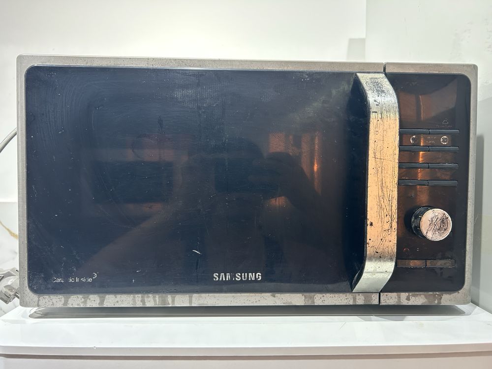 Микроволновая печь Samsung MS23F302TAS серебристый