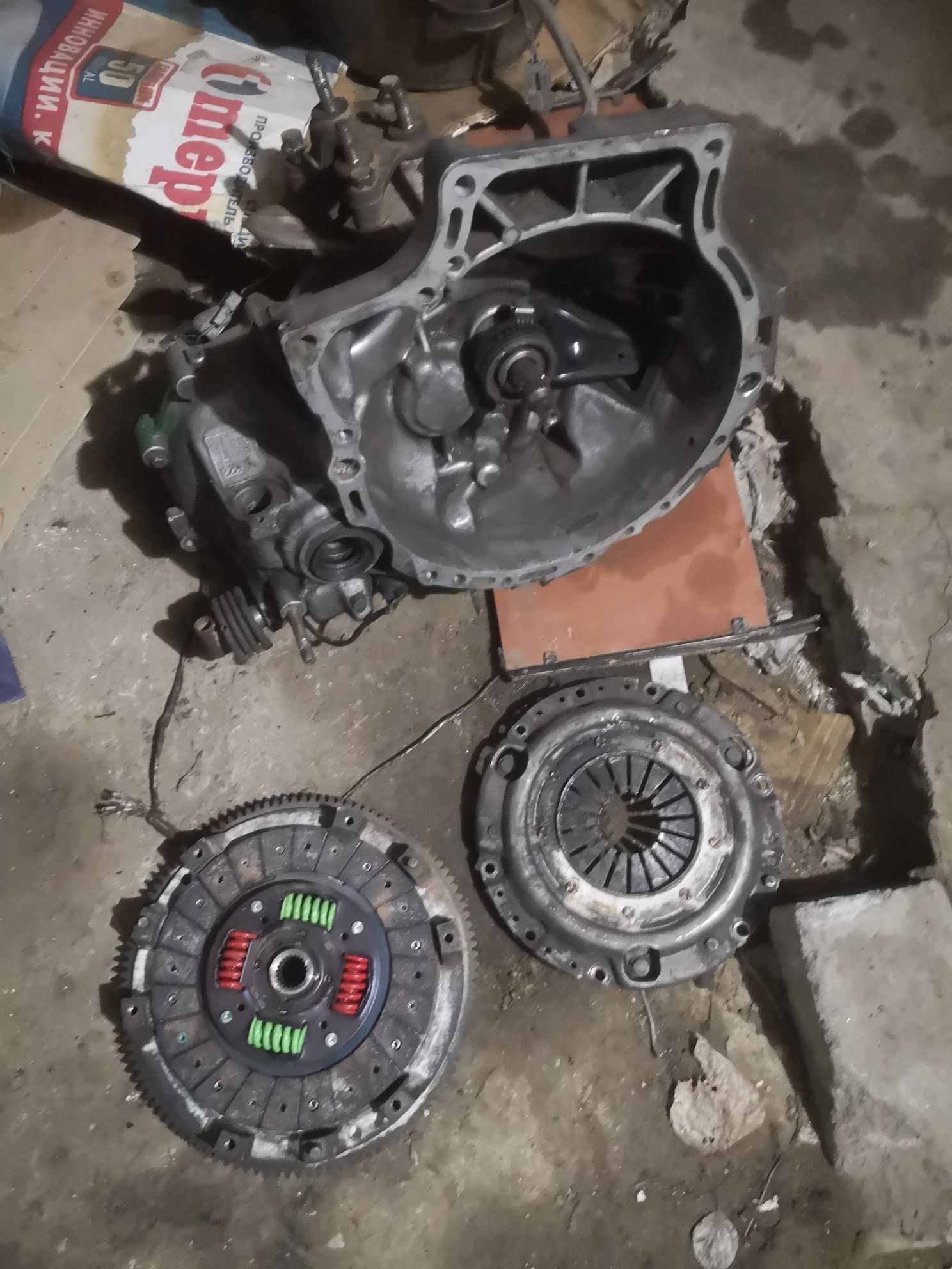 Мазда 323, DOHC, 1.8, куз BG, МКПП.