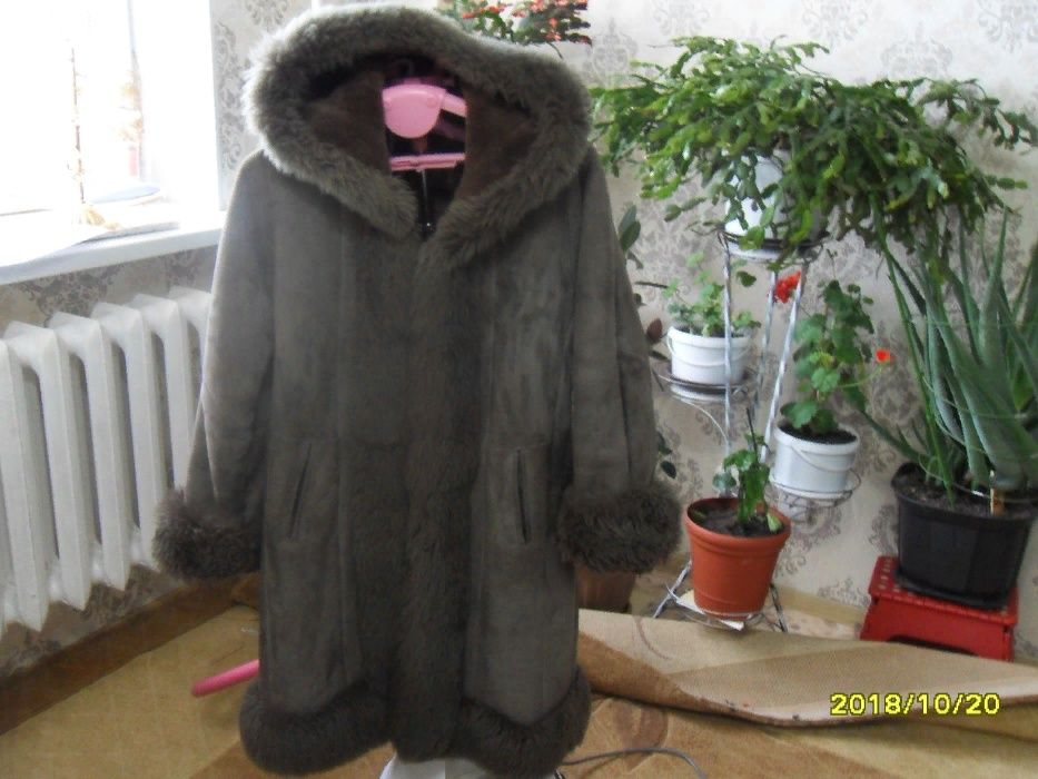 продам дубленку с мехом лама