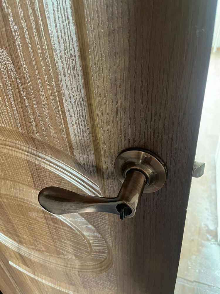 Продам двери . Самовывоз