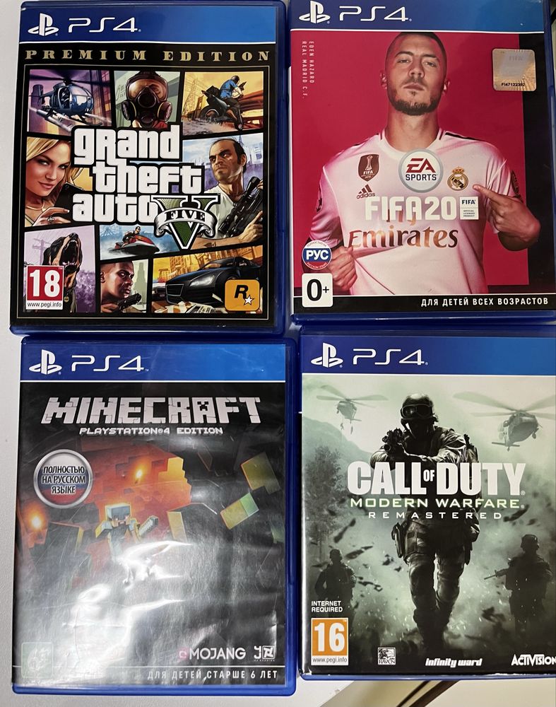 Play Station 4 + 2 джойстика и 4 игры