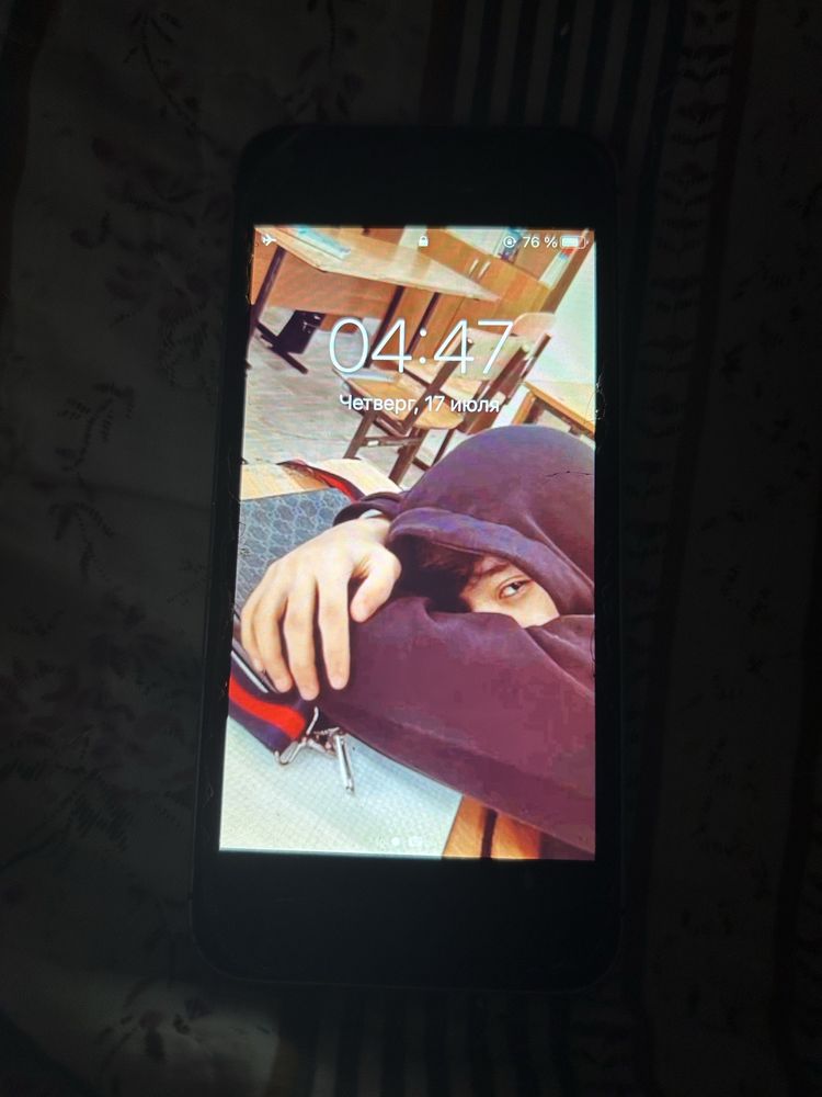 iPhone SE,без коробки