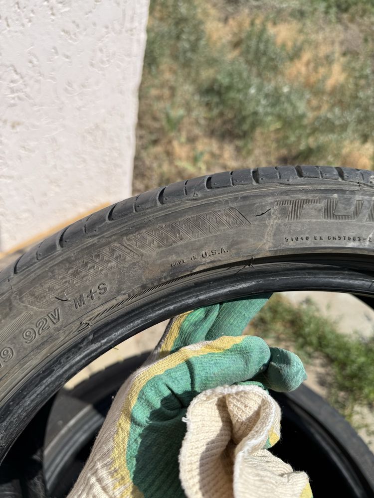 Шины летние 235/40/19 Bridgestone Turanza