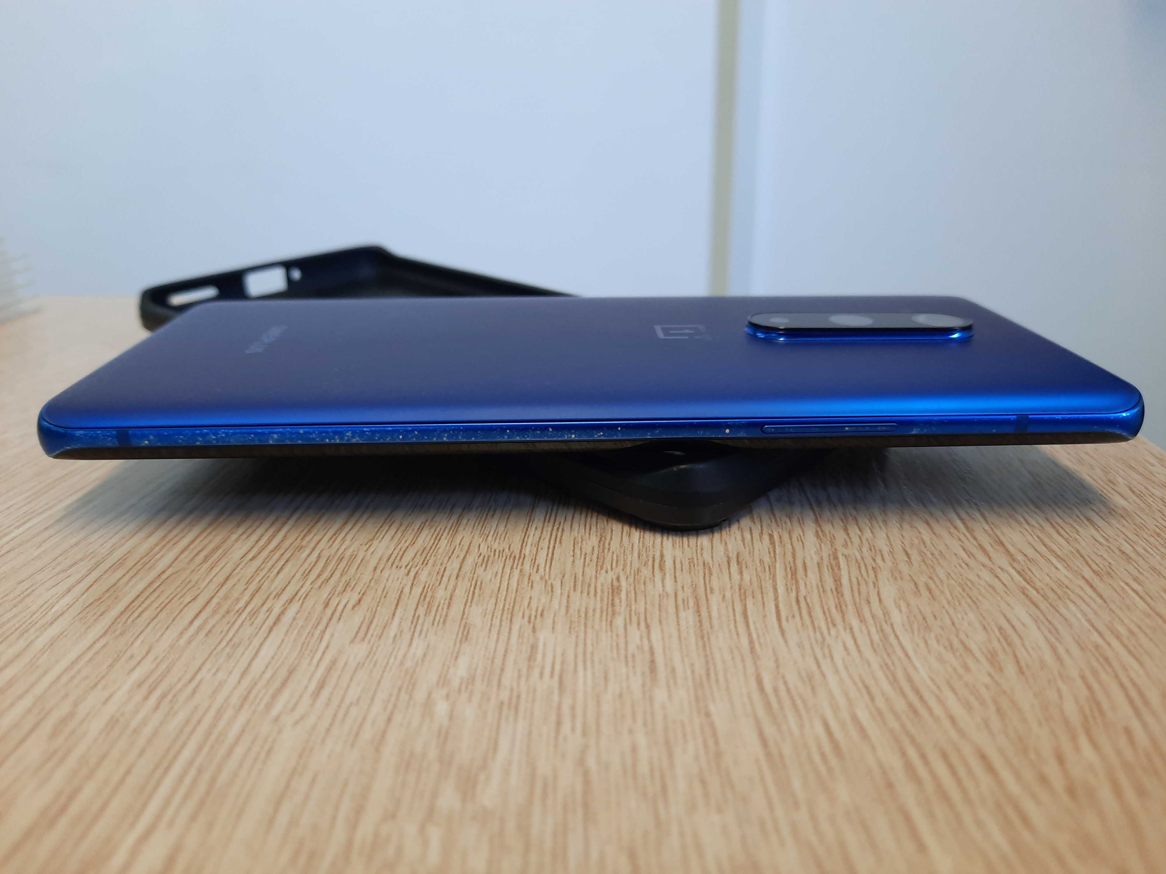 OnePlus 8 Pro 12/256. В хорошем техническом состоянии.