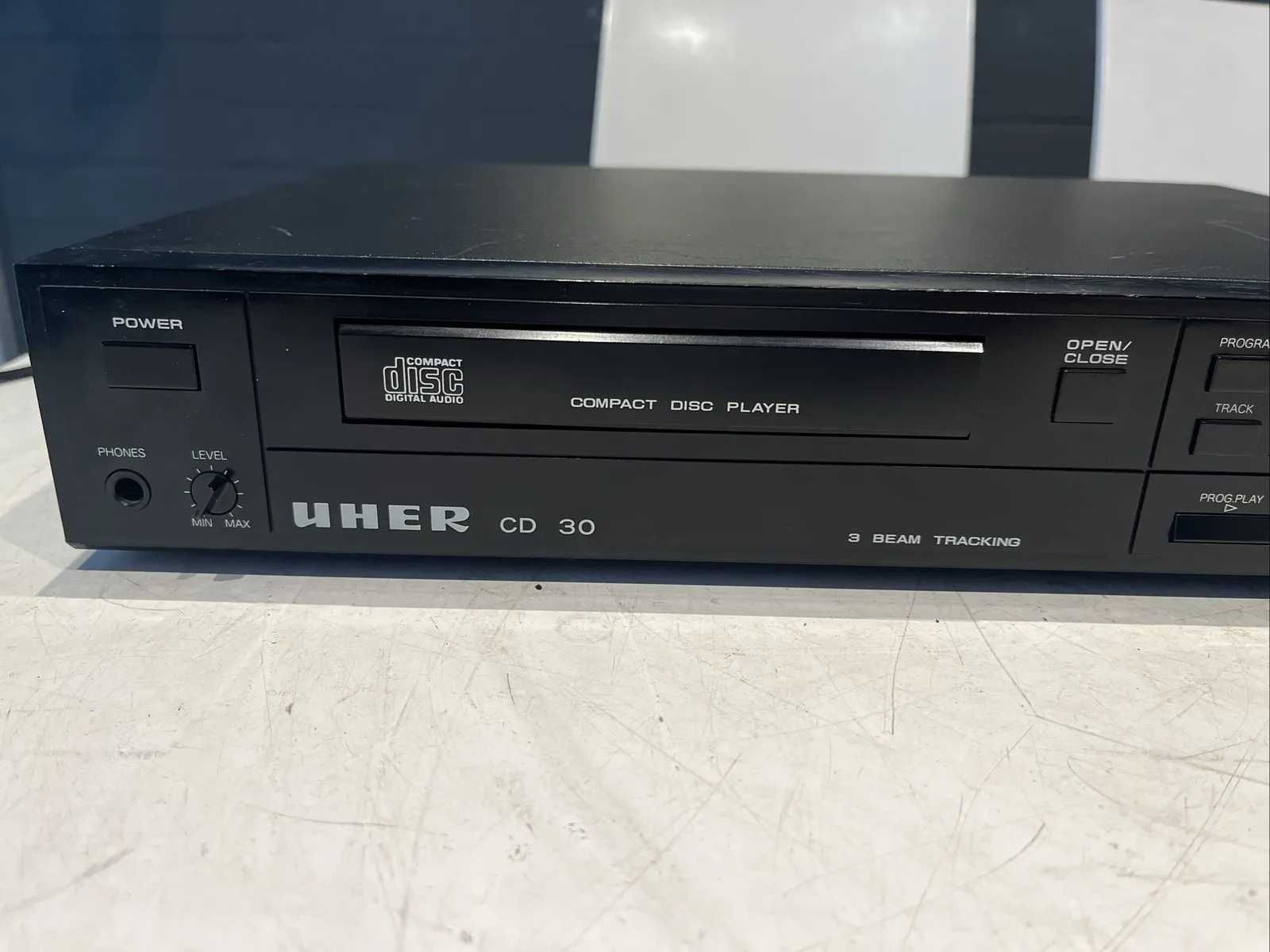 UHER + UHER ( пред. усилитель + CD проигрыватель )