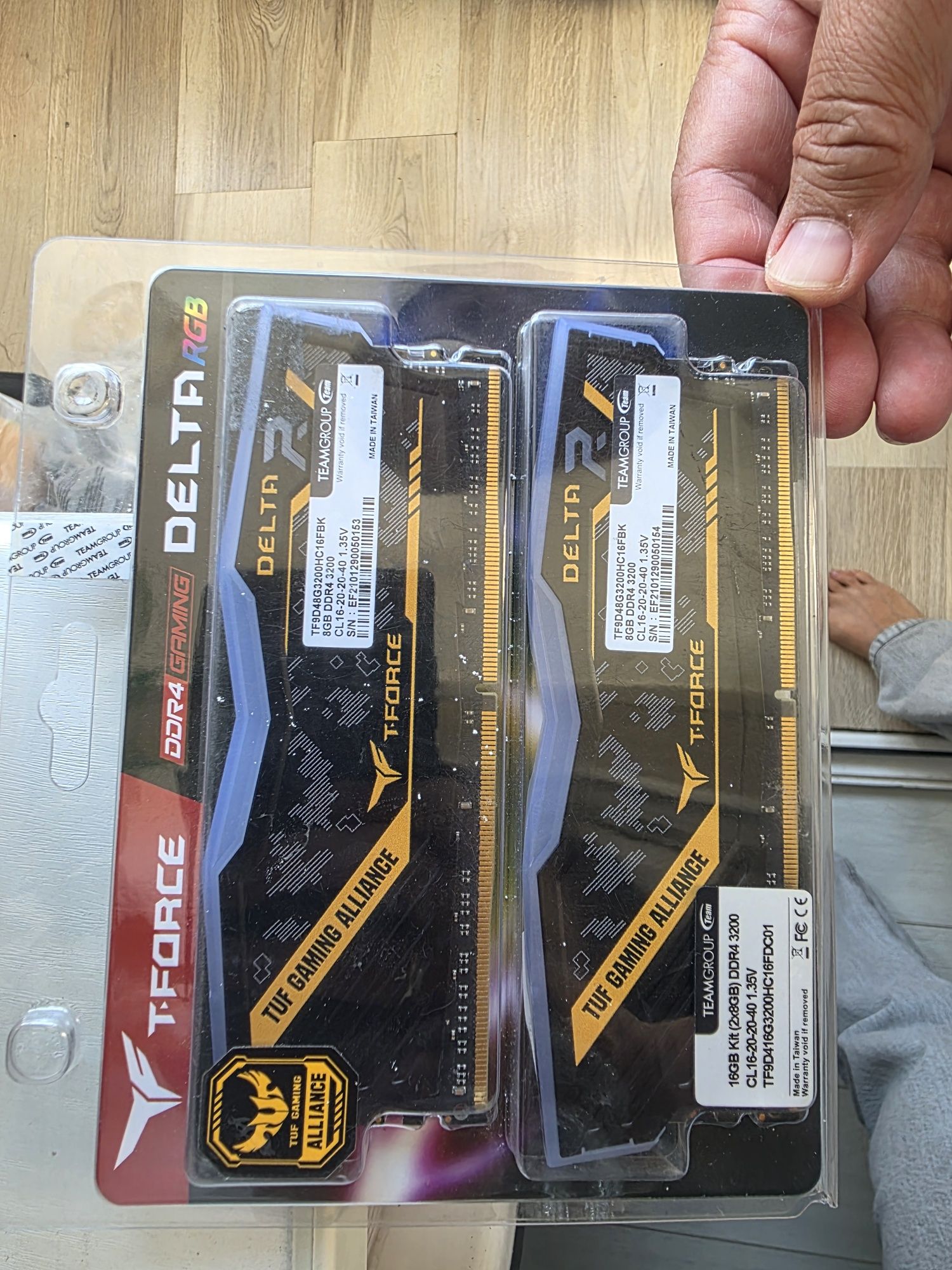 Оперативная память DDR4 16GB (2x8GB) 3600MHz Team T-Force Delta TUF RG