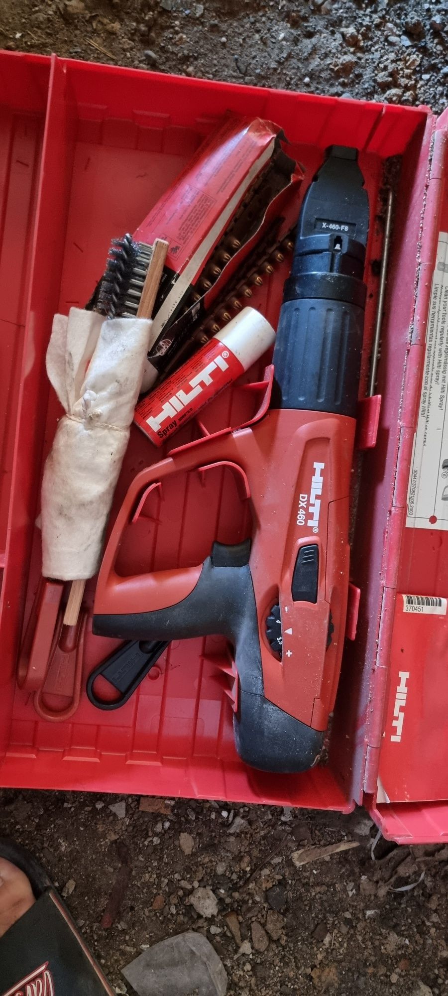 Монтажный пистолет HILTI
