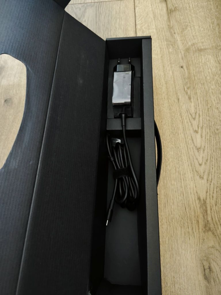 Продам ультрабук Asus Zenbook S13