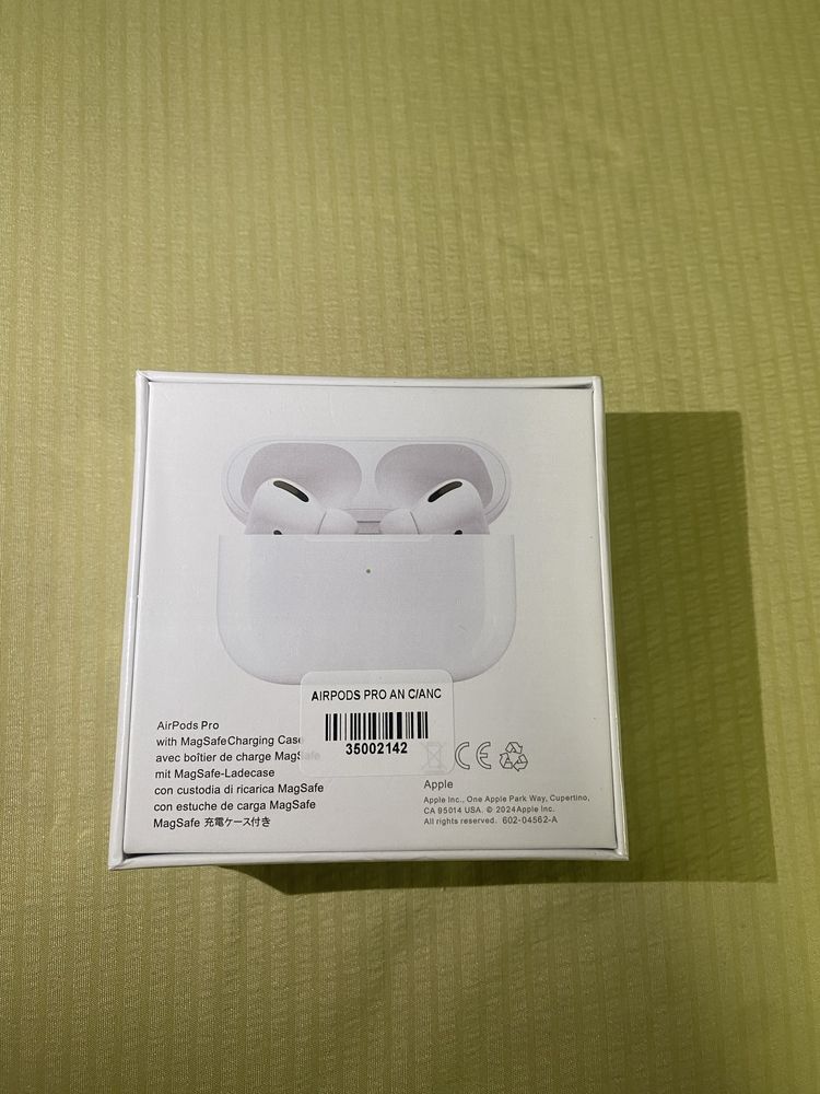 AirPodsPro MagSafe Charging Case