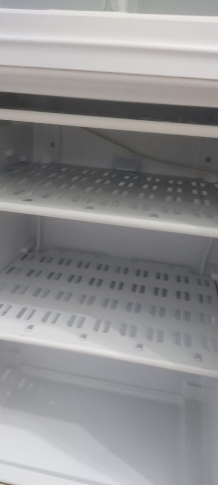 Продаю б/у холодильник INDESIT
