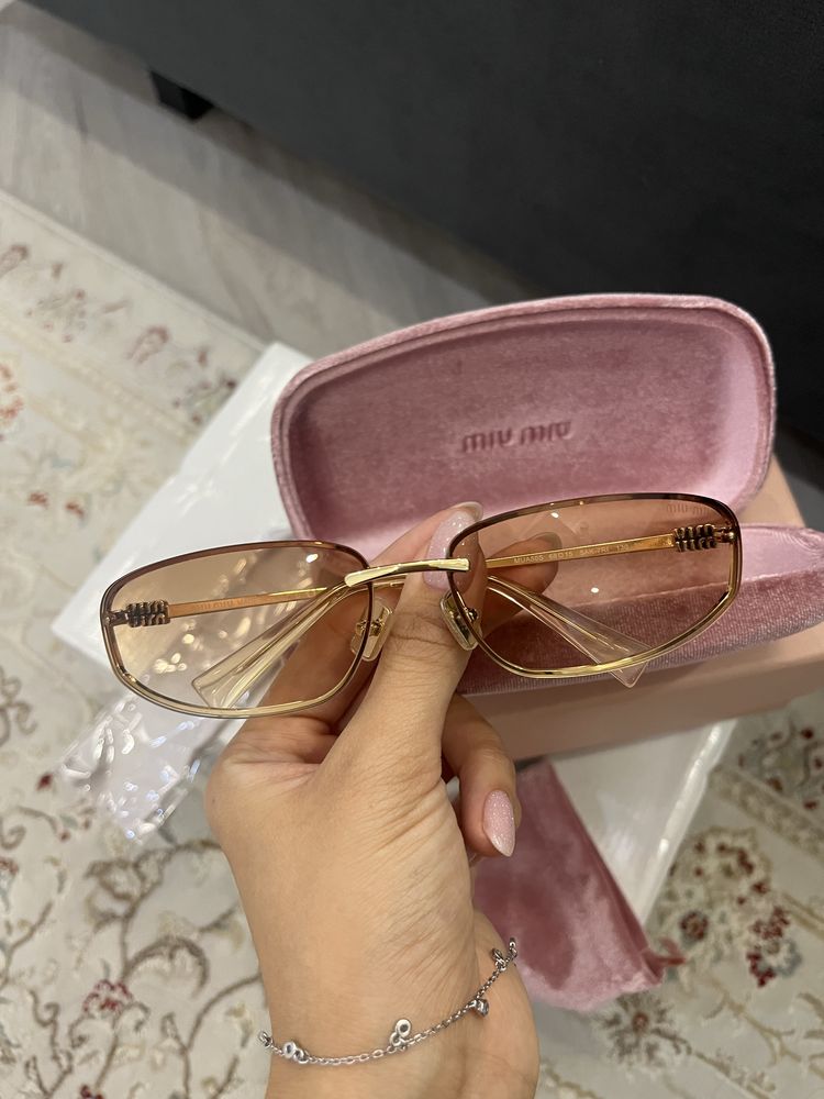 Продаю очки miu miu