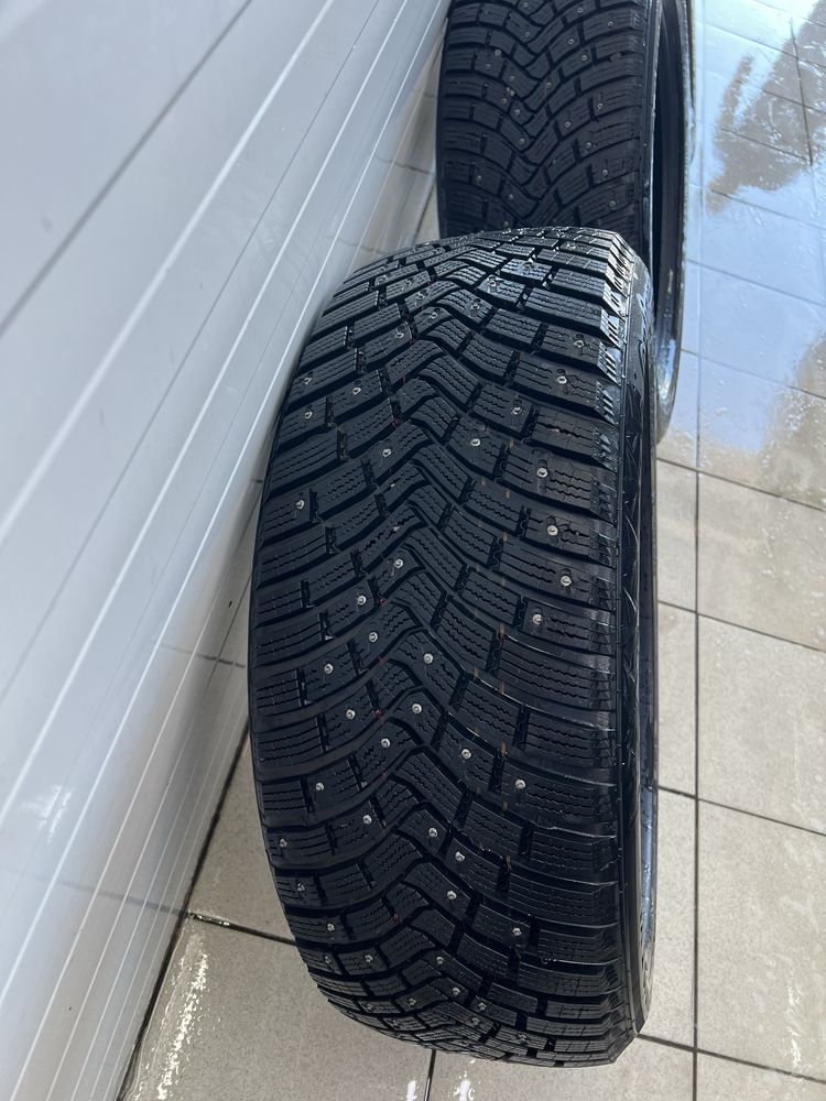 Продам шины Continental Ice Contact 3 235/50/R19 103T