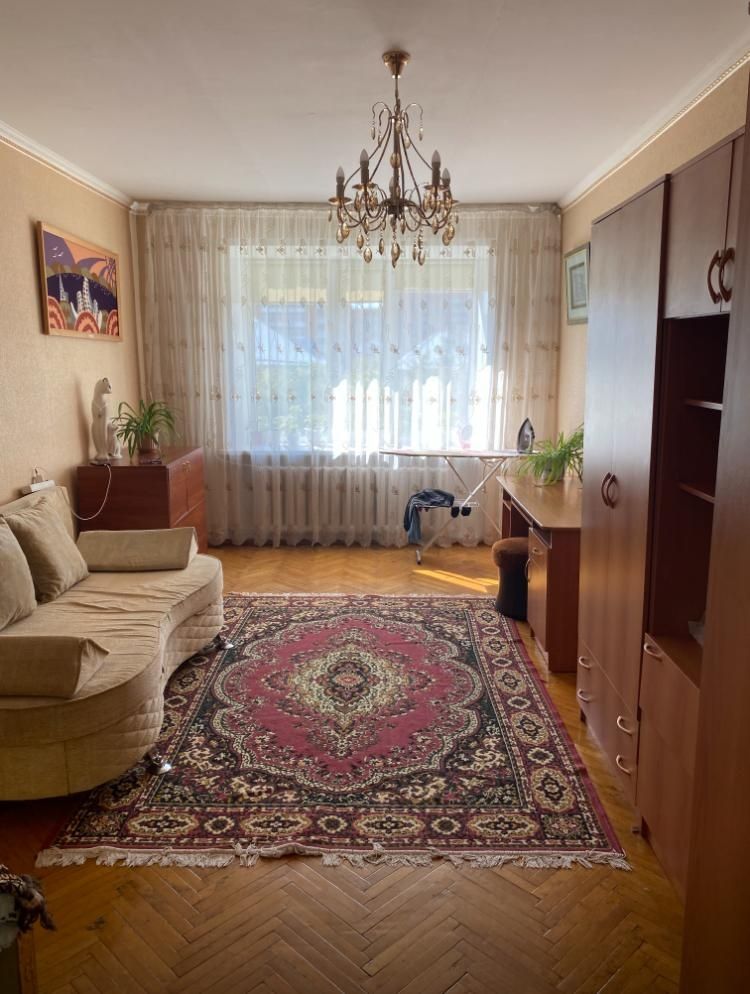 Продаётся квартира киевский проект 3х комнатная с  мебелью