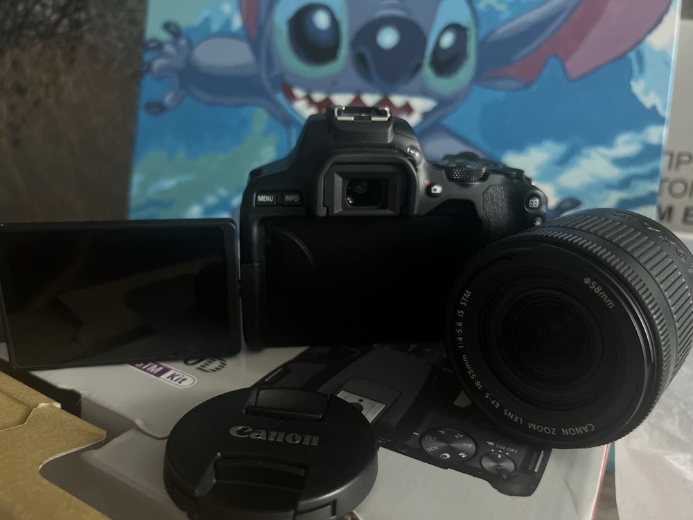 Продам камеру Canon 250D
