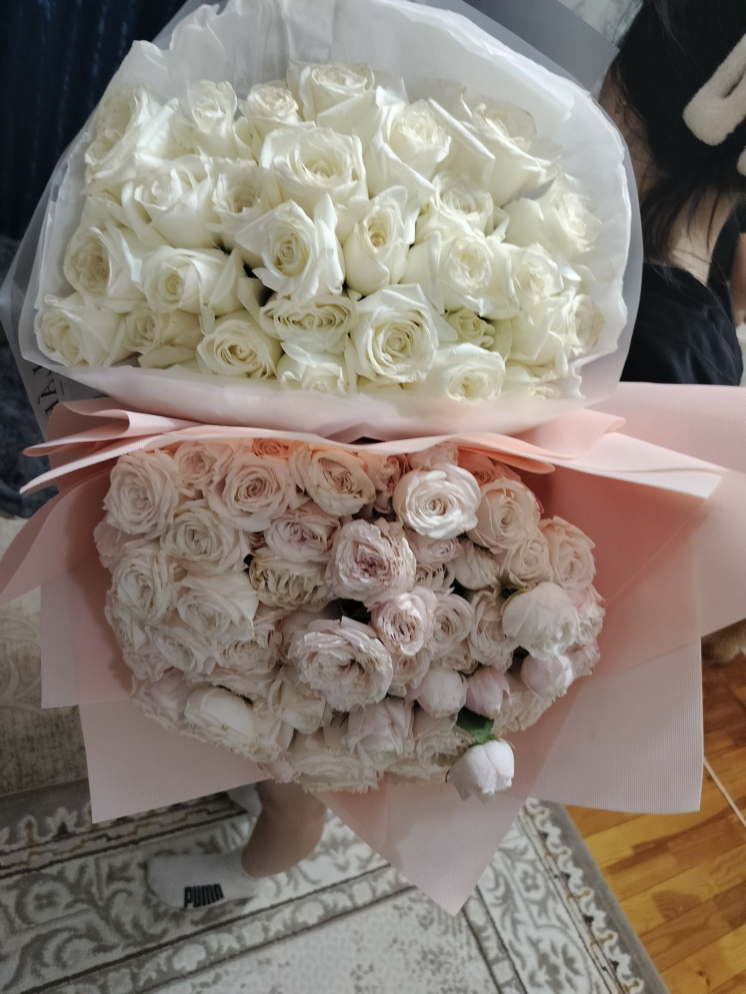 Продам цветы срочно два букета ,можно и по одному букету