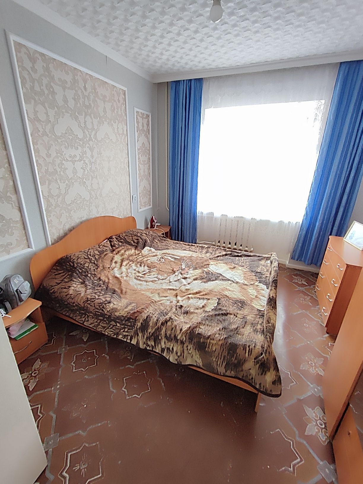 Продается 2-комн (4-83, 9 эт)
