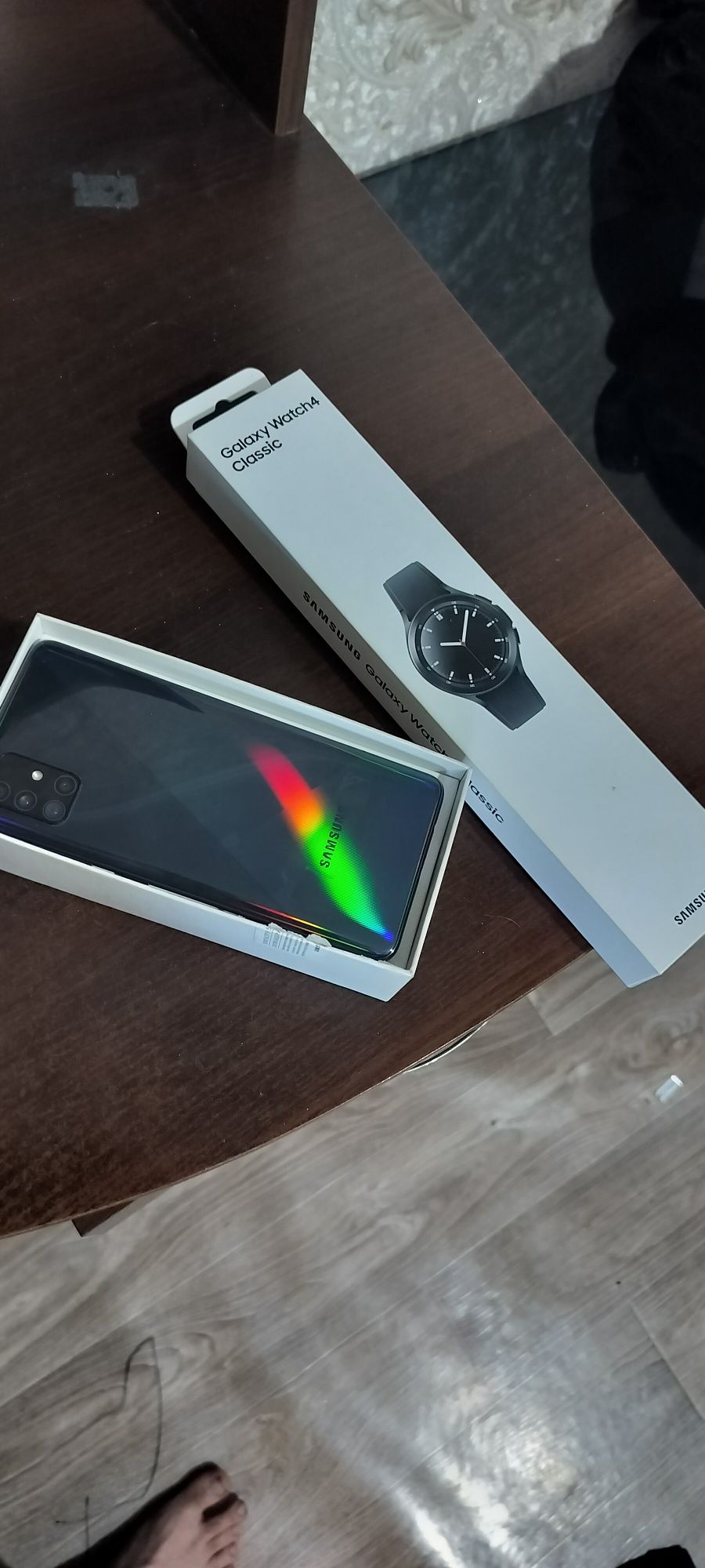Продам смартфон galaxy a51 и часы galaxy watch 4 series