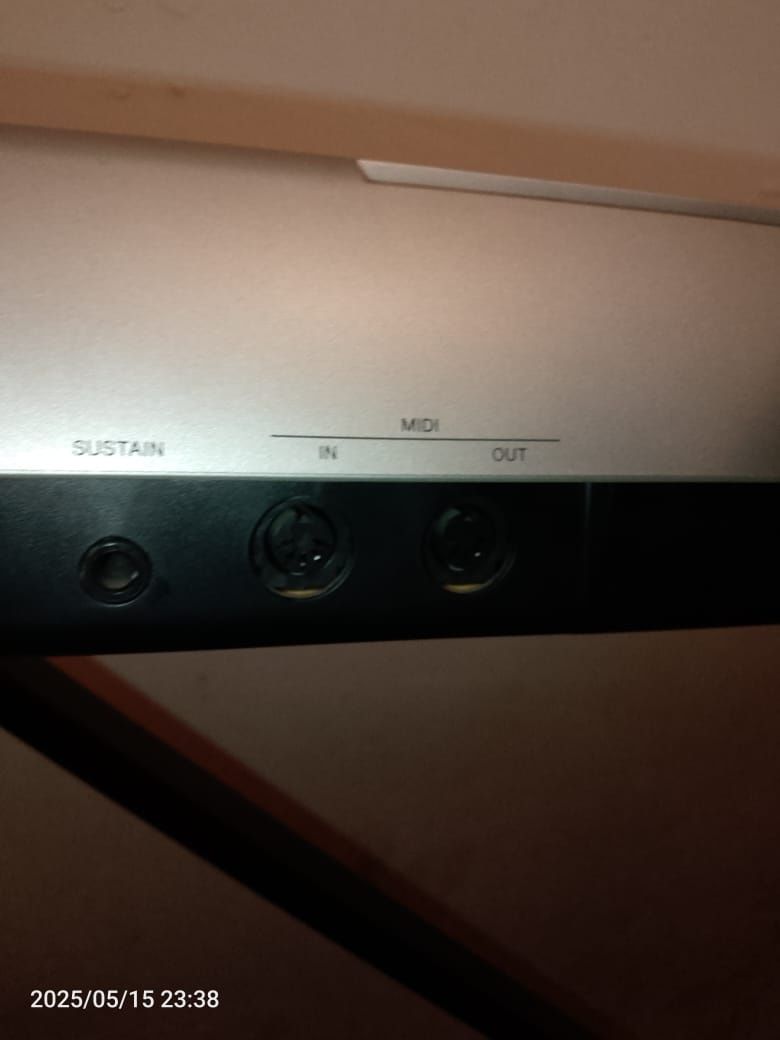 Yamaha Portable grand np 30