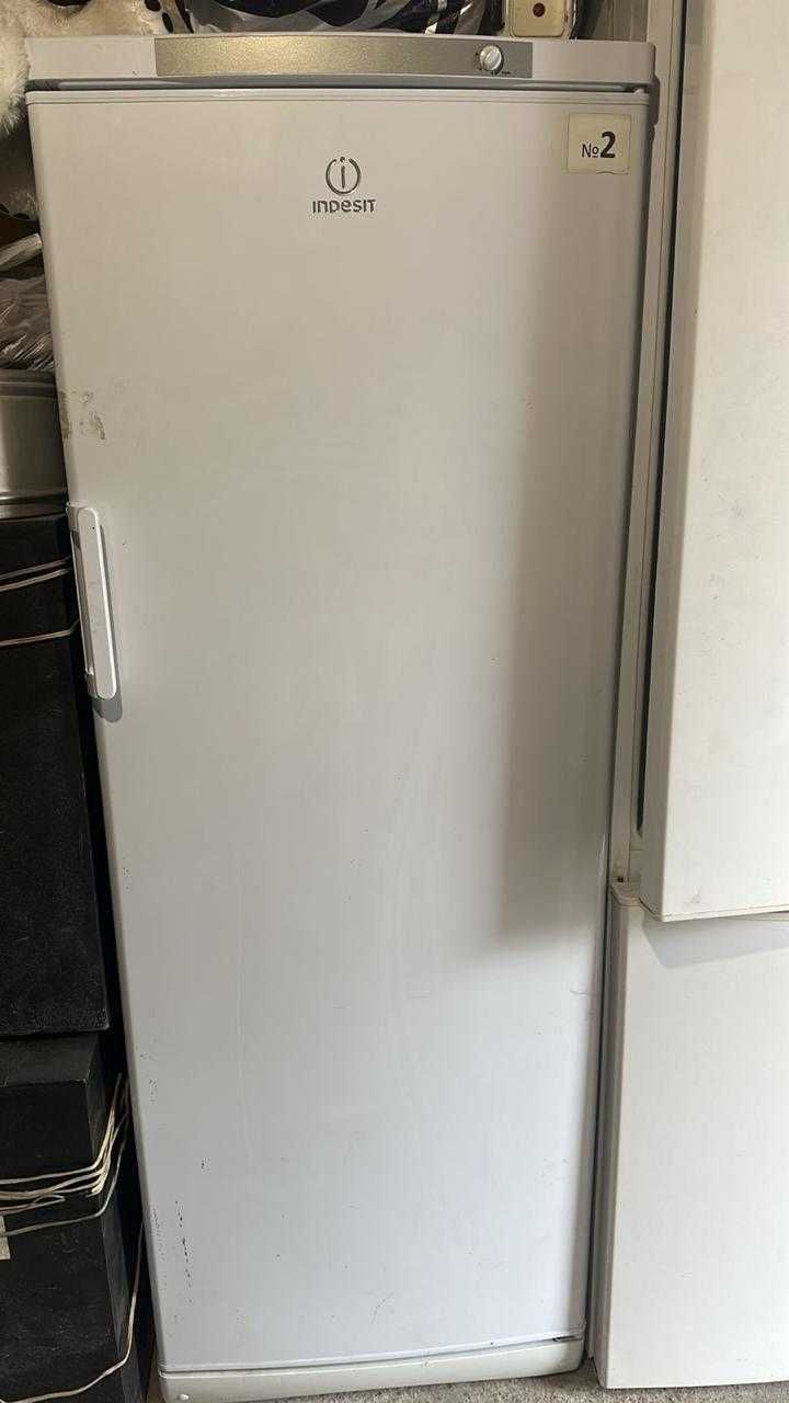 Морозильная камера Indesit 167см.