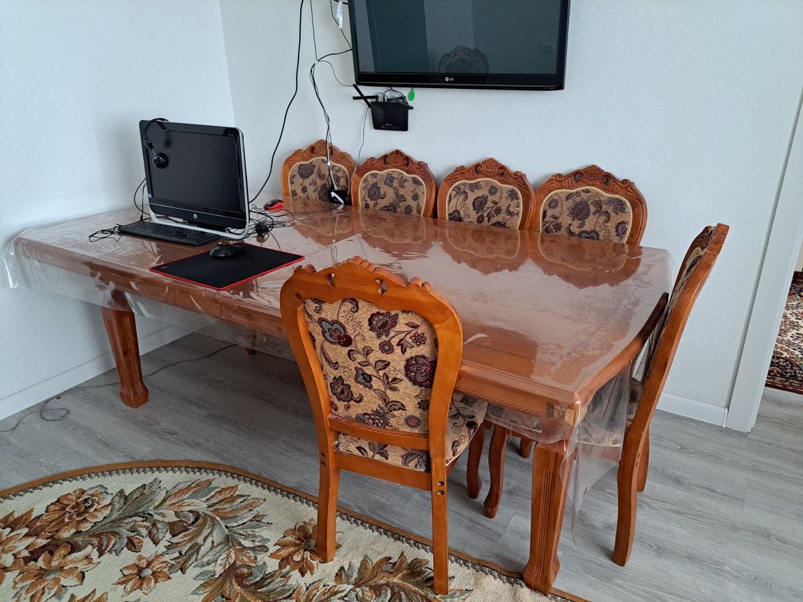 Продам стол и 12стульев ( комплект)