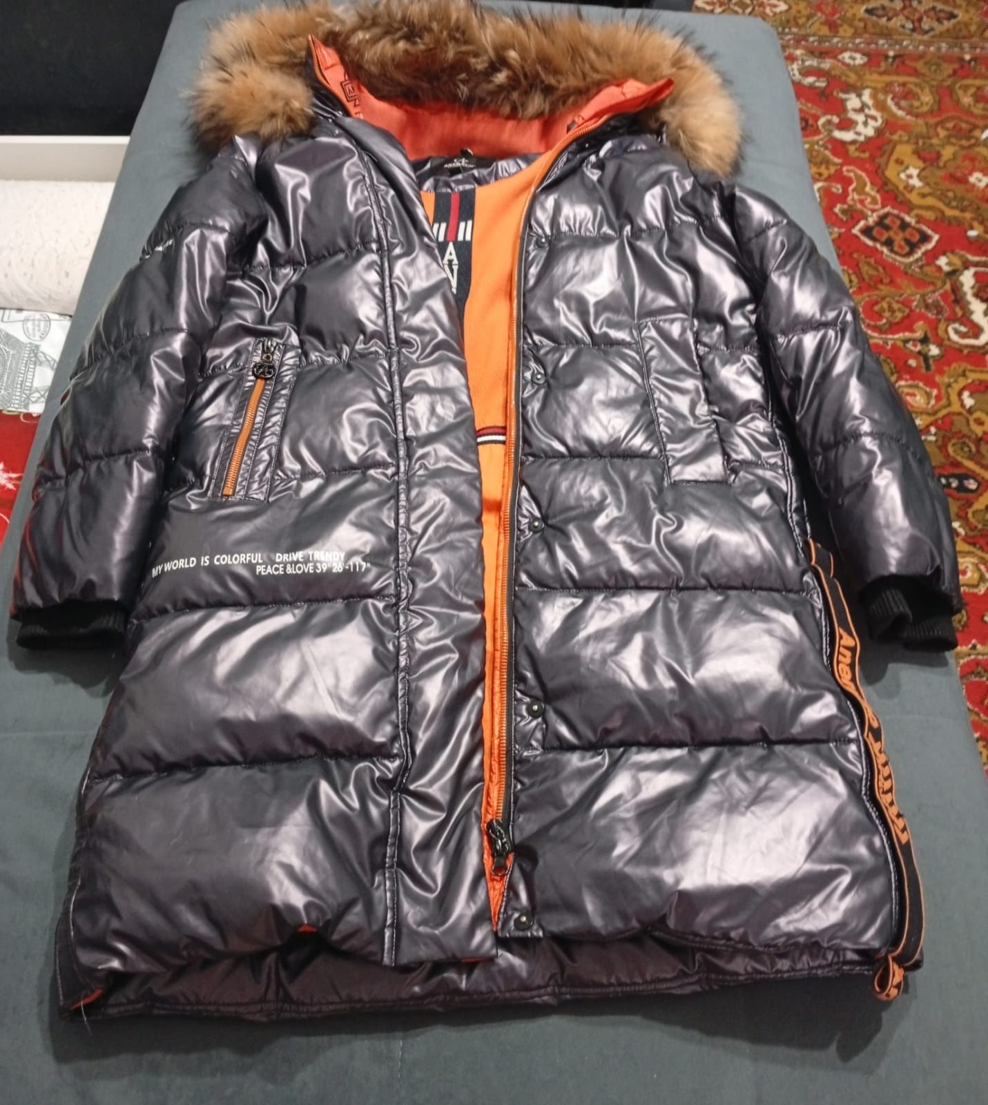 Продам зимние куртки