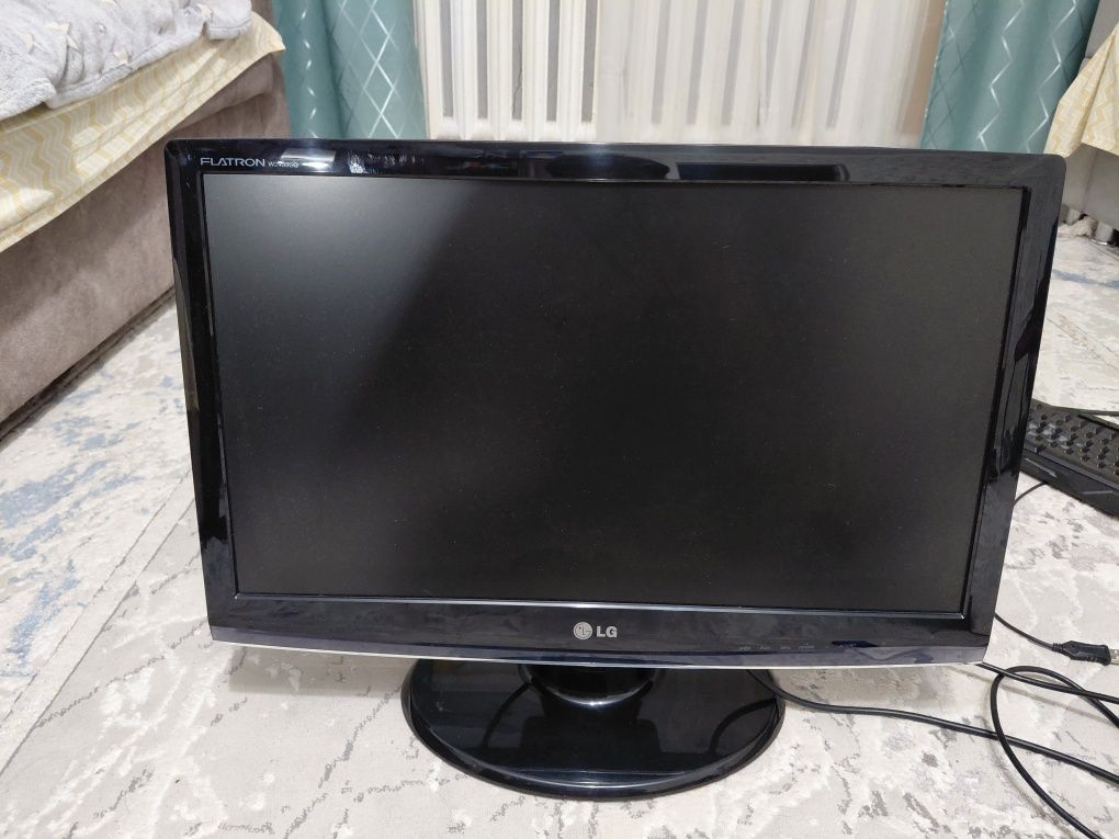 Продам монитор LG