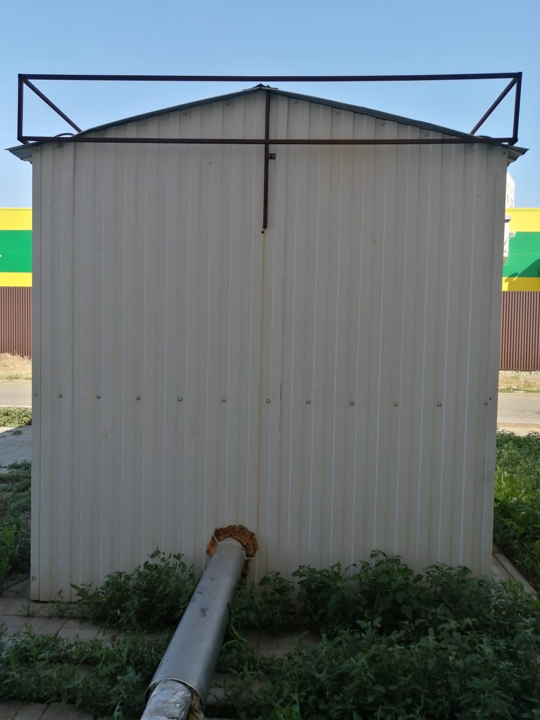 Киоск (бывший киоск по продаже очищенной питьевой воды)