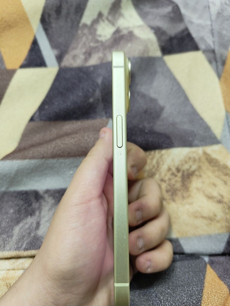 Iphone 15 256 АКБ 89% айфон 15