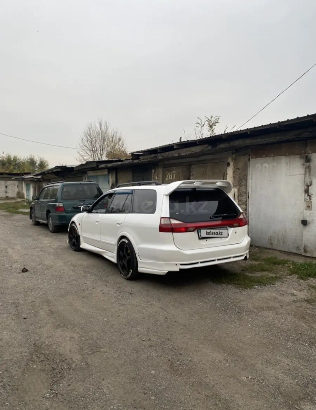 Mitsubishi legnum